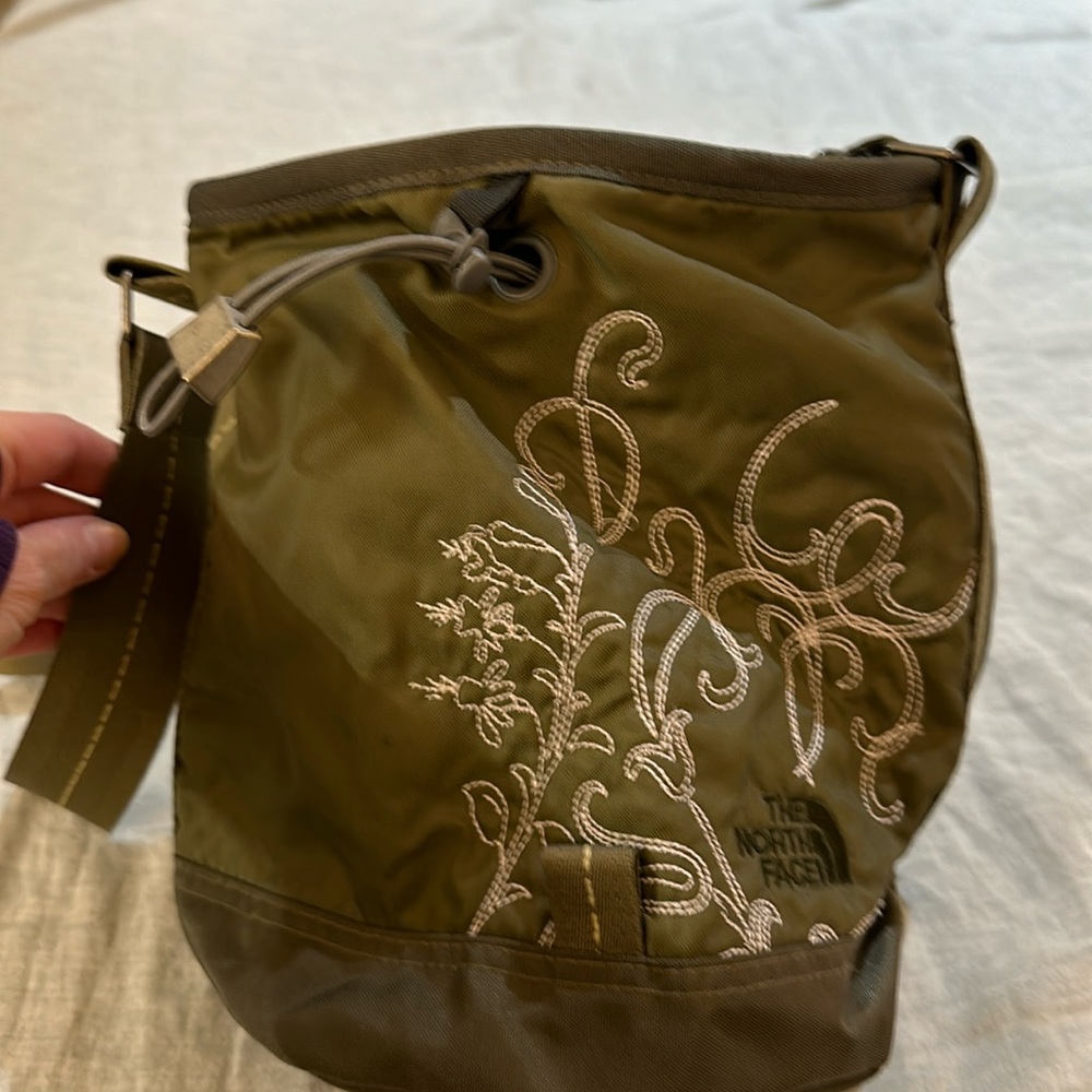 Olive green hobo purse with embroidery. Excellent condition